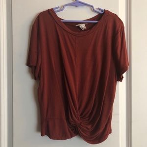 Burnt orange t-shirt